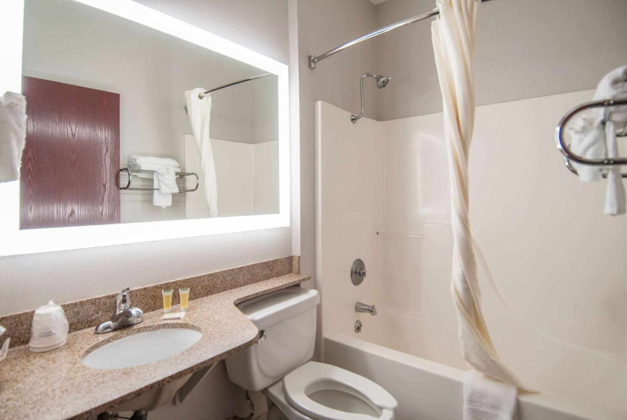 Microtel Inn And Suites Лафайет Екстериор снимка